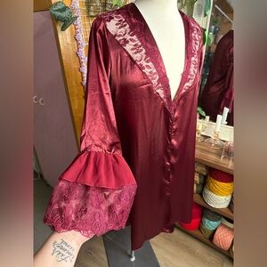Vintage Burgundy Lace Trim Robe - M